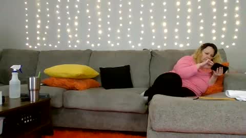 Snapshot of victoriaandjesse chatting on 6, 12, 2024 Victoria and Jesse online show from 6, 12, 2024