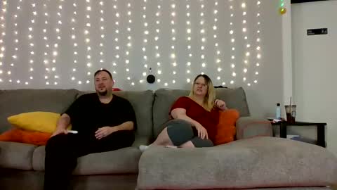 Snapshot of victoriaandjesse chatting on 25, 12, 2024 Victoria and Jesse online show from 25, 12, 2024