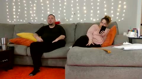 Snapshot of victoriaandjesse chatting on 2, 2, 2025 Victoria and Jesse online show from 2, 2, 2025