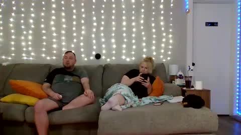 Snapshot of victoriaandjesse chatting on 5, 3, 2025 Victoria and Jesse online show from 5, 3, 2025