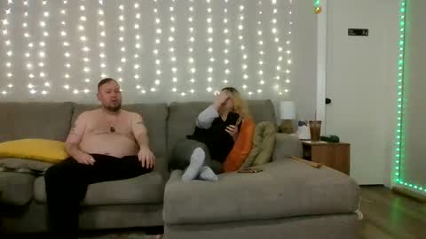 Snapshot of victoriaandjesse chatting on 10, 9, 2025 Victoria and Jesse online show from 10, 9, 2025