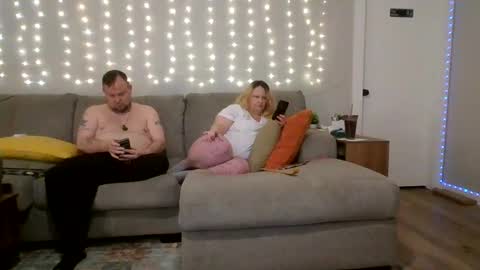 Snapshot of victoriaandjesse chatting on 18, 9, 2025 Victoria and Jesse online show from 18, 9, 2025