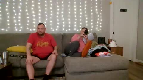 Snapshot of victoriaandjesse chatting on 9, 10, 2025 Victoria and Jesse online show from 9, 10, 2025