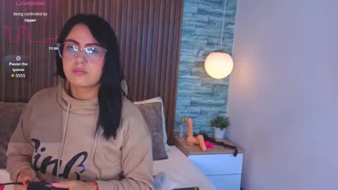 Victoria Andrade online show from 16, 2, 2026