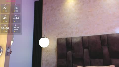 Victoria Andrade online show from 8, 4, 2026