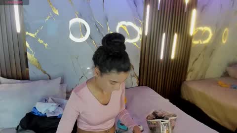 Victoria  online show from 21, 11, 2025