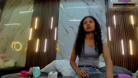 Victoria  online show from 14, 12, 2025