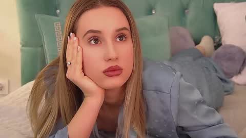 Victoria online show from 13, 12, 2025