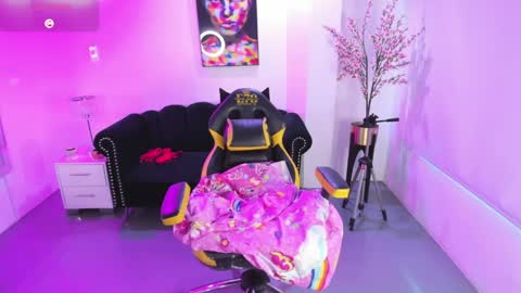 Snapshot of victoriia_doll chatting on 17, 5, 2026 Victoria. online show from 17, 5, 2026