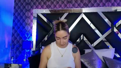 Snapshot of victtoria_lee chatting on 20, 4, 2026 victtoria lee online show from 20, 4, 2026