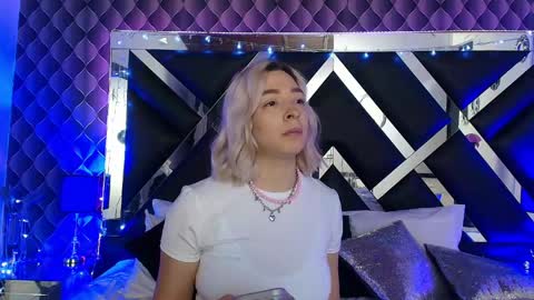 Snapshot of victtoria_lee chatting on 25, 4, 2026 victtoria lee online show from 25, 4, 2026