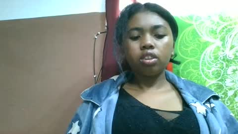 Snapshot of vierge28430 chatting on 8, 7, 2026 vierge28430 online show from 8, 7, 2026