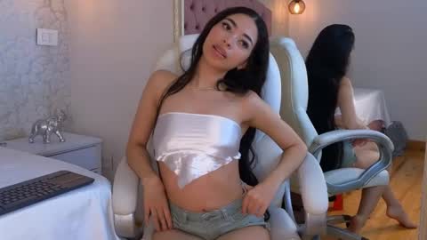 Violet  online show from 13, 12, 2025