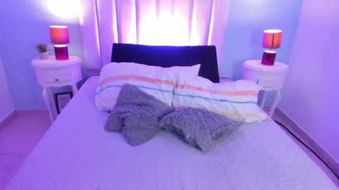 Snapshot of viiooleet chatting on 28, 5, 2026 Violet online show from 28, 5, 2026