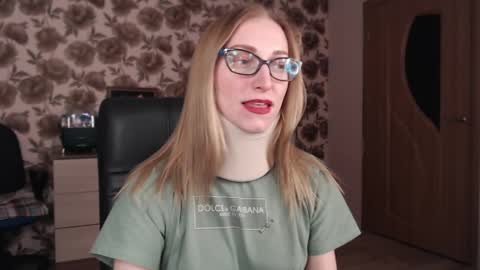 Snapshot of vikaericka chatting on 13, 2, 2025 Vika online show from 13, 2, 2025