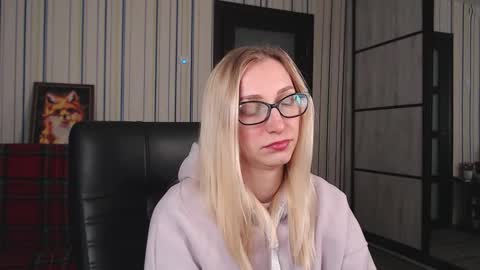 Snapshot of vikaericka chatting on 12, 9, 2025 Vika online show from 12, 9, 2025