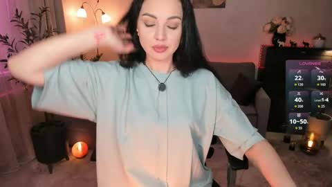 Snapshot of vikibellson chatting on 17, 5, 2026 Viki Bellson online show from 17, 5, 2026