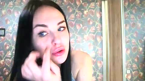 Snapshot of vikipop chatting on 25, 5, 2026 vikipop online show from 25, 5, 2026