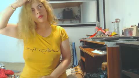 VIKKKTORIAAA online show from 15, 2, 2025