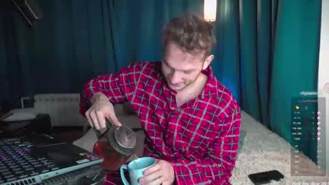 Snapshot of viktor_secret chatting on 20, 11, 2025 fansly VITEKsecret online show from 20, 11, 2025