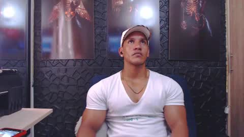 Snapshot of viktorherrera chatting on 30, 4, 2026 Viktor Herrera online show from 30, 4, 2026