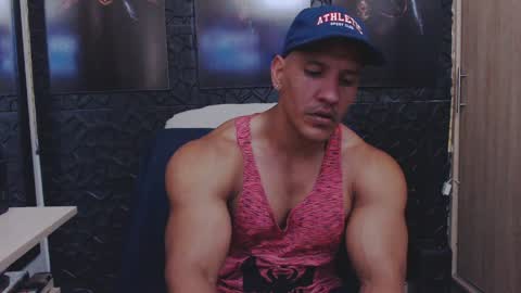 Snapshot of viktorherrera chatting on 16, 5, 2026 Viktor Herrera online show from 16, 5, 2026