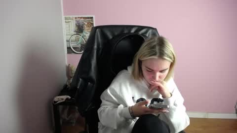 viktoria_lovely online show from 27, 3, 2026