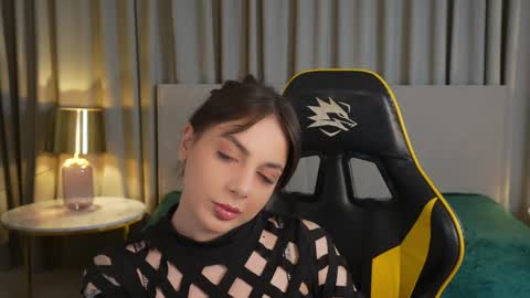 Snapshot of viktoria_storm chatting on 3, 12, 2024 Alisa online show from 3, 12, 2024