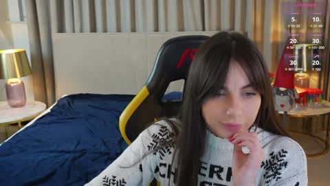 Snapshot of viktoria_storm chatting on 7, 1, 2025 Alisa online show from 7, 1, 2025