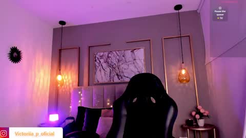 Snapshot of vikypetiteee chatting on 23, 4, 2026 Victoria online show from 23, 4, 2026