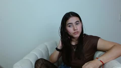 Snapshot of vikysexy28 chatting on 6, 3, 2025 vikysexy28 online show from 6, 3, 2025