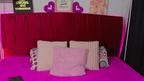 viloet_sweet online show from 26, 6, 2026