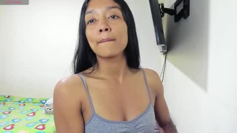 Snapshot of vinaly_y chatting on 25, 5, 2026 Vinaly online show from 25, 5, 2026