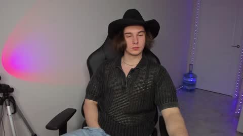 Vincent Strong online show from 5, 1, 2025