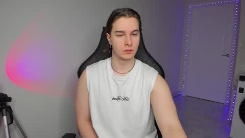 Vincent Strong online show from 3, 2, 2025