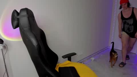 Vincent Strong online show from 1, 3, 2025