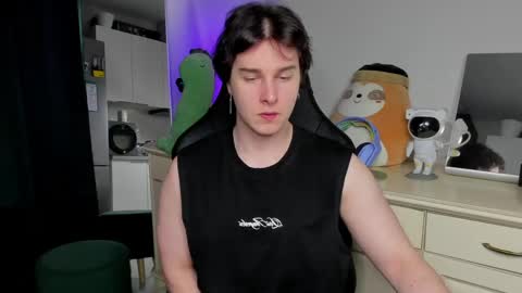 Snapshot of vincent__strong chatting on 25, 4, 2026 Vincent Strong online show from 25, 4, 2026