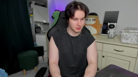 Snapshot of vincent__strong chatting on 4, 5, 2026 Vincent Strong online show from 4, 5, 2026