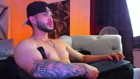 Snapshot of vincentblack_ chatting on 5, 4, 2026 Vincent online show from 5, 4, 2026