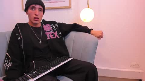 Snapshot of vinniematte chatting on 8, 2, 2025 vinniematte online show from 8, 2, 2025