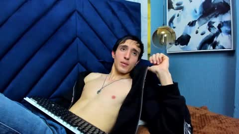 Snapshot of vinniematte chatting on 9, 3, 2025 vinniematte online show from 9, 3, 2025