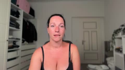 Snapshot of viola_beck chatting on 2, 8, 2026 Vio online show from 2, 8, 2026