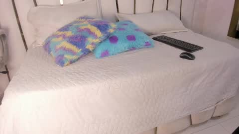 violeet_gray online show from 15, 2, 2025