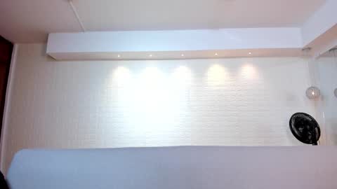 Violett  Everyday From 0530 to 1430 Col Time online show from 22, 11, 2025