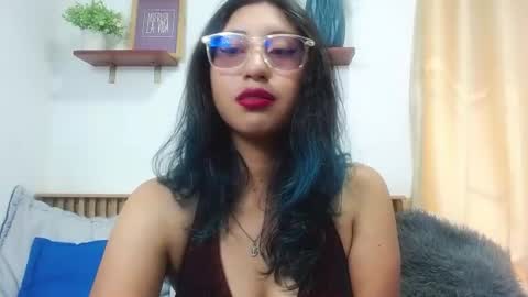 Snapshot of violet_2003 chatting on 1, 7, 2026 V I O L E T online show from 1, 7, 2026
