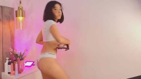 Snapshot of violet_606 chatting on 1, 6, 2026 Violeta online show from 1, 6, 2026