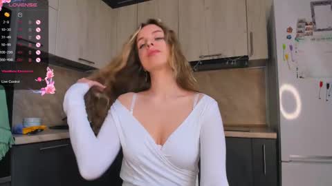 Snapshot of violet_blue_eyes chatting on 24, 2, 2025 Violet online show from 24, 2, 2025