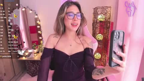 violet online show from 24, 1, 2025