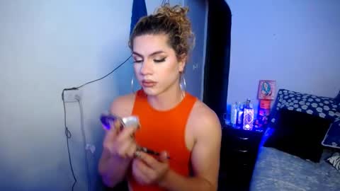 violet_hyuga online show from 4, 11, 2025