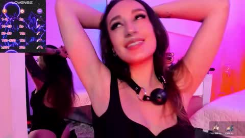 Snapshot of violet_jonesss chatting on 25, 11, 2025 Violet Jones online show from 25, 11, 2025